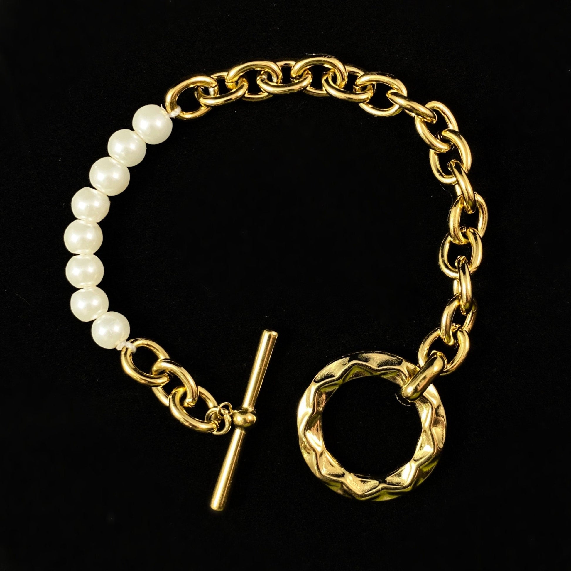 White Pearl Bracelet with Chunky Gold Chain and Decorative Sunburst Toggle Clasp